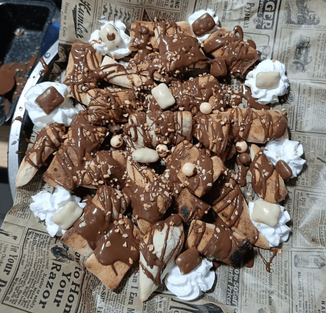 Pizza dessert fruits et chocolat